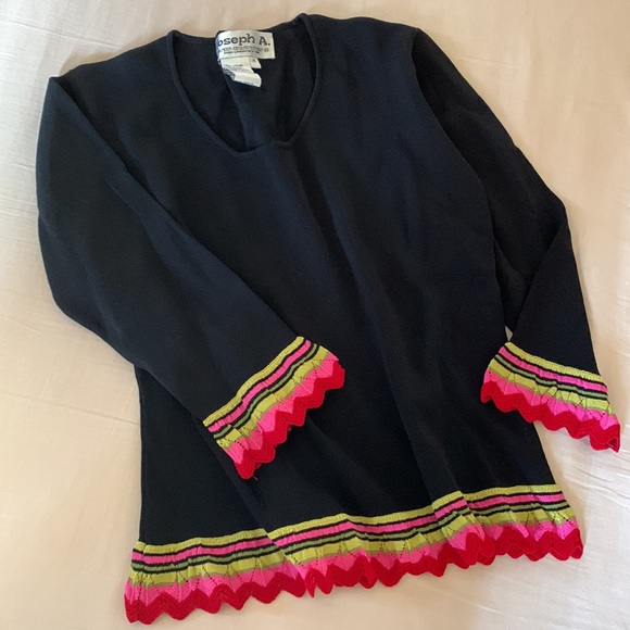 Woman’s black top with bright pink color trim - fun top at great price! - Picture 5 of 5